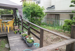 庭付きの施設です